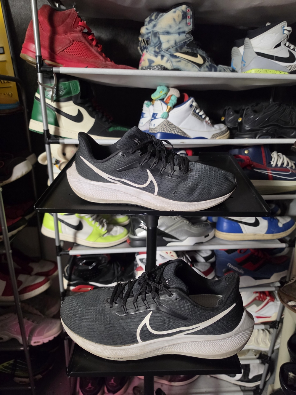 🔥 Nike Pegasus Men’s Size 10.5 Black Running Shoes Lightweight Cushioning